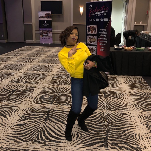 Meet your Posher, Candace - Picture 3 of 5